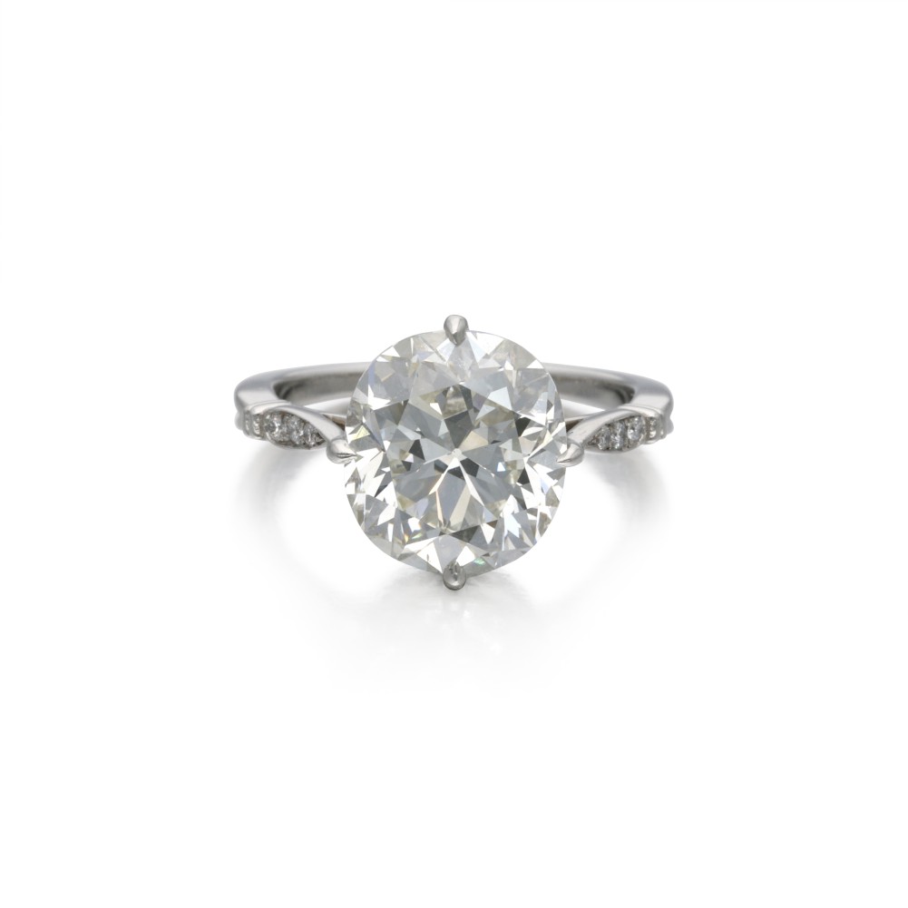 175-platinum-5.01ct-cushion-cut-diamond-engagement-ring.jpg
