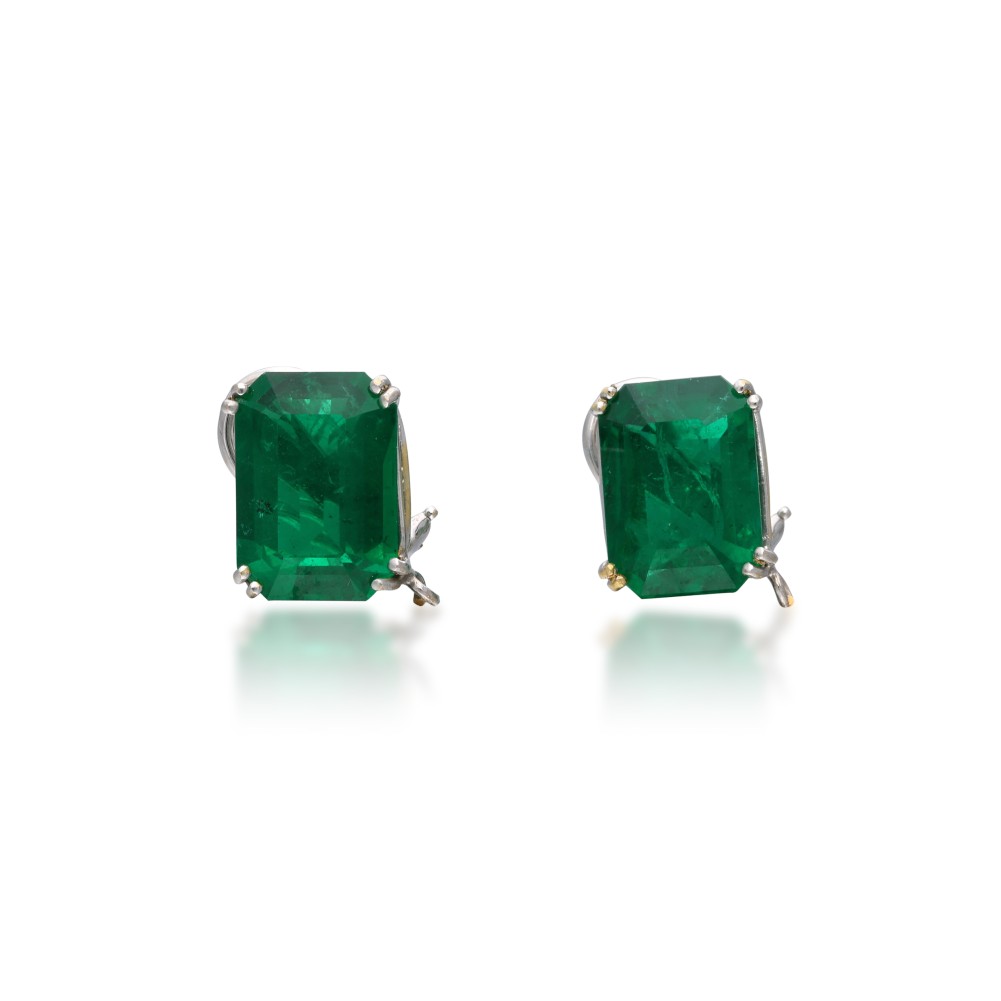 273-white-gold-17-56ct-emerald-earrings.jpg