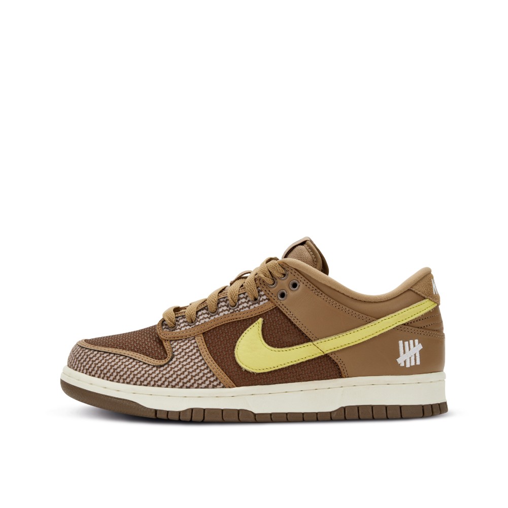 318-nike-dunk-low-sp-undefeated-canteen.jpg