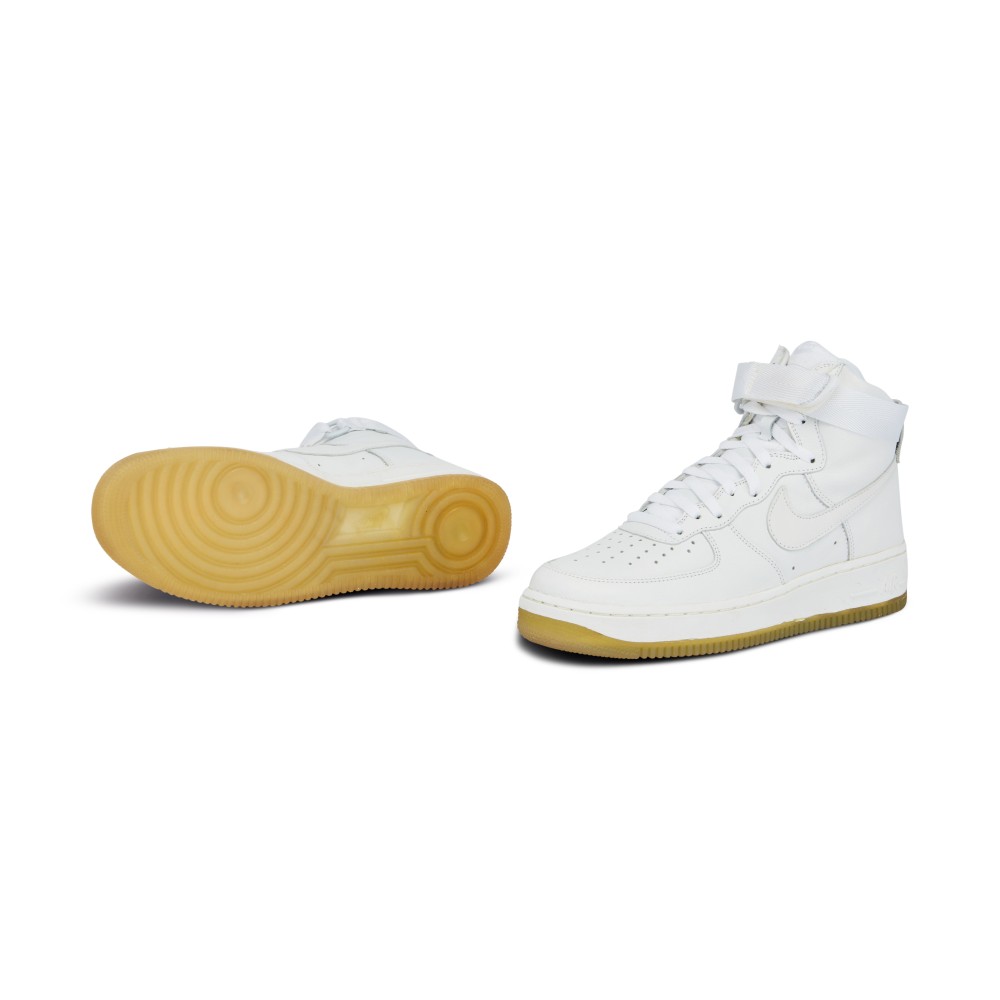 453-322sneakers-btfjh-02.jpg